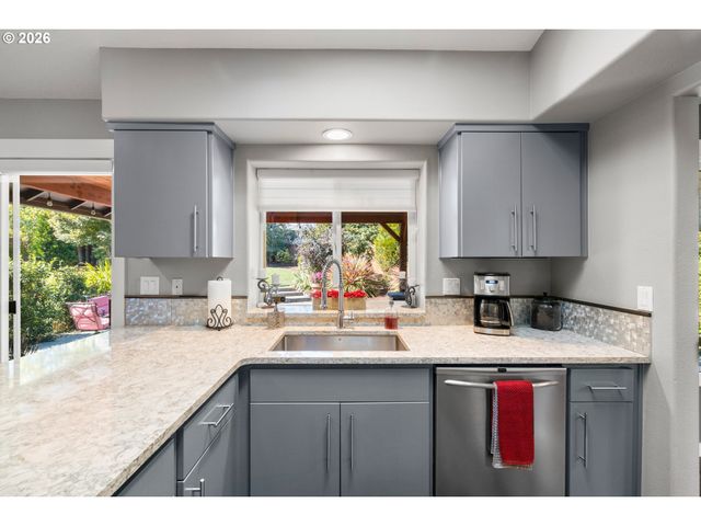 2959 Sw EMERALD Ave, Gresham, OR 97080