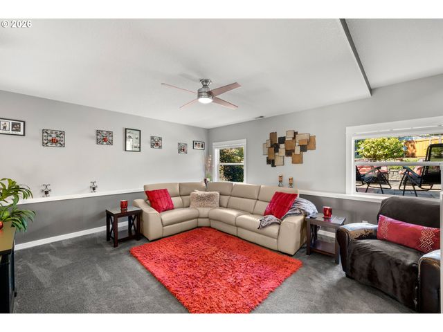 2959 Sw EMERALD Ave, Gresham, OR 97080