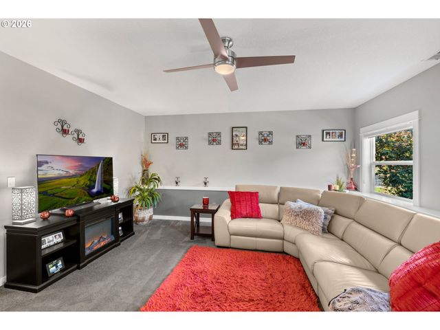 2959 Sw EMERALD Ave, Gresham, OR 97080
