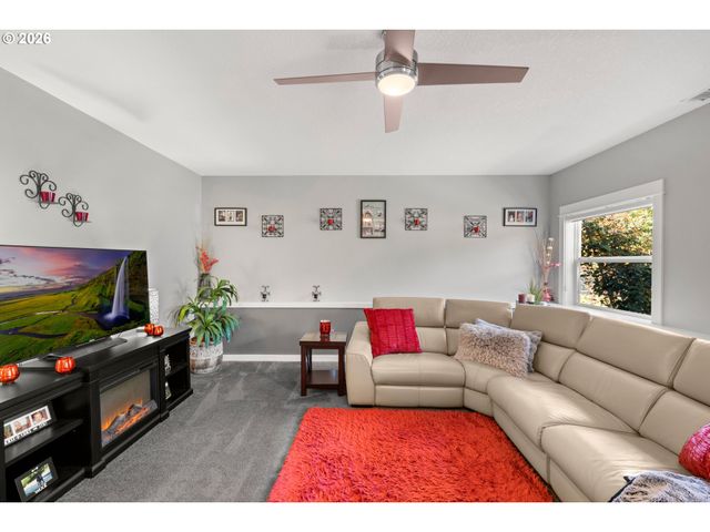 2959 Sw EMERALD Ave, Gresham, OR 97080