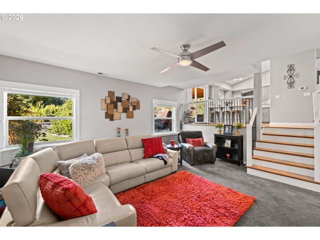 2959 Sw EMERALD Ave, Gresham, OR 97080