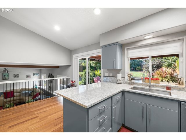 2959 Sw EMERALD Ave, Gresham, OR 97080