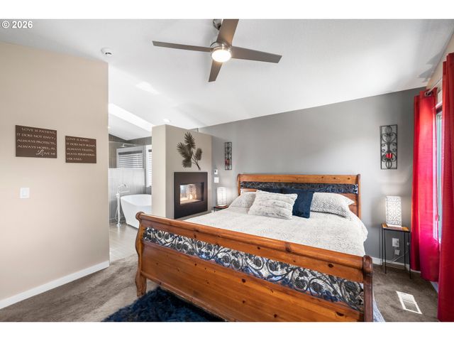 2959 Sw EMERALD Ave, Gresham, OR 97080