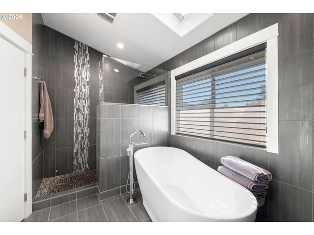 2959 Sw EMERALD Ave, Gresham, OR 97080