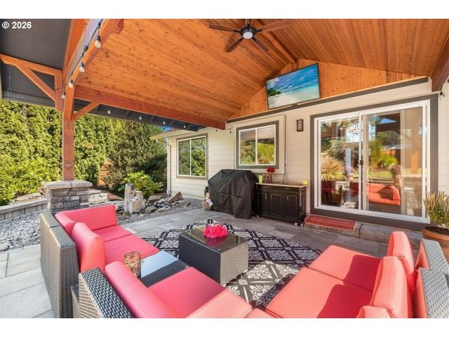 2959 Sw EMERALD Ave, Gresham, OR 97080