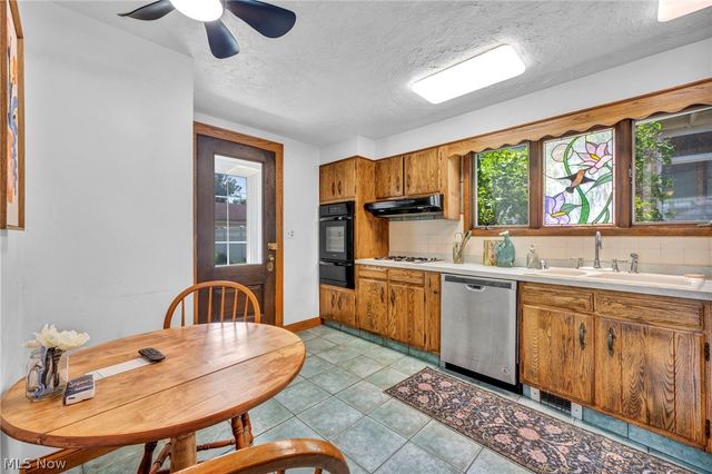 17435 Lake Avenue, Lakewood, OH 44107