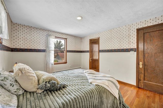 17435 Lake Avenue, Lakewood, OH 44107