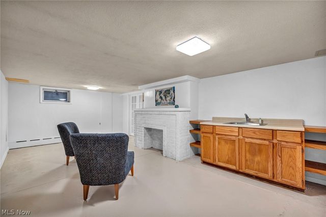 17435 Lake Avenue, Lakewood, OH 44107