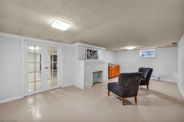 17435 Lake Avenue, Lakewood, OH 44107