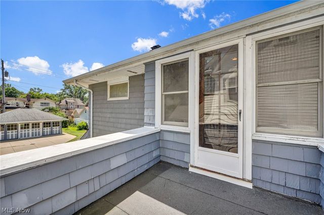 17435 Lake Avenue, Lakewood, OH 44107