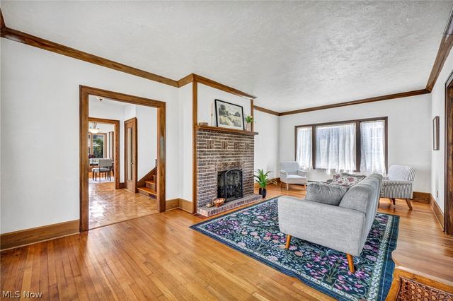 17435 Lake Avenue, Lakewood, OH 44107