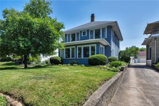 17435 Lake Avenue, Lakewood, OH 44107