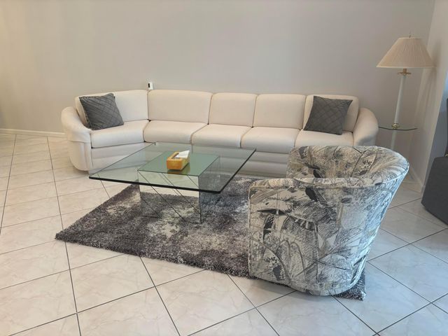 5574 Royal Lake Circle, Boynton Beach, FL 33437