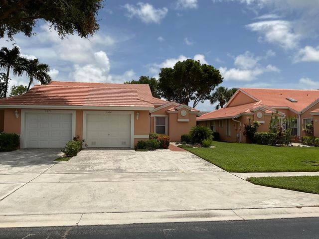 5574 Royal Lake Circle, Boynton Beach, FL 33437
