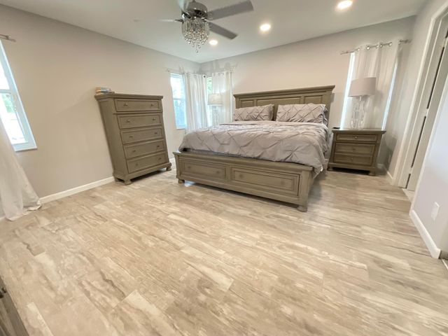 5574 Royal Lake Circle, Boynton Beach, FL 33437