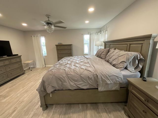 5574 Royal Lake Circle, Boynton Beach, FL 33437