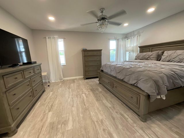 5574 Royal Lake Circle, Boynton Beach, FL 33437