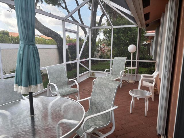 5574 Royal Lake Circle, Boynton Beach, FL 33437