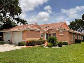 5574 Royal Lake Circle, Boynton Beach, FL 33437