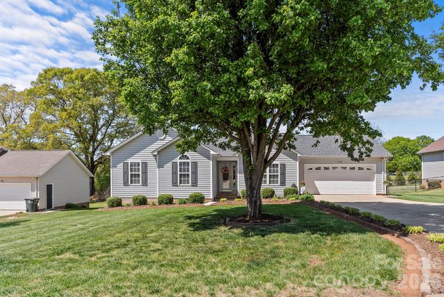 1478 Farmington Hills Drive, Conover, NC 28613