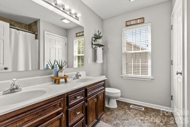 1478 Farmington Hills Drive, Conover, NC 28613