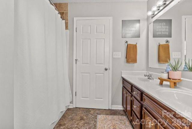 1478 Farmington Hills Drive, Conover, NC 28613