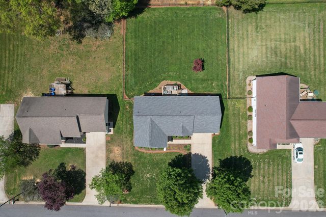 1478 Farmington Hills Drive, Conover, NC 28613