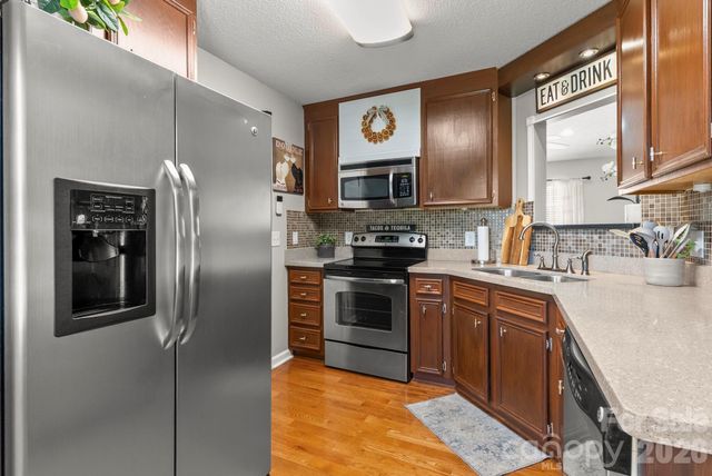 1478 Farmington Hills Drive, Conover, NC 28613