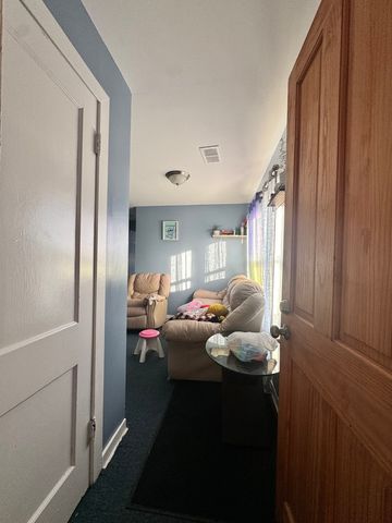 5015 N Kimberly Avenue, Chicago, IL 60630