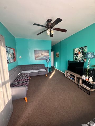 5015 N Kimberly Avenue, Chicago, IL 60630