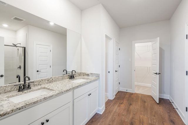 513 W Luna Blue LN, Jarrell, TX 76537