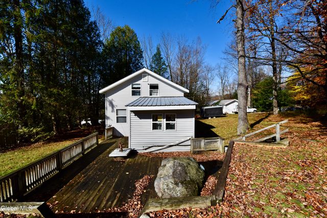 4 DELAVAN Avenue, Greenfield, NY 12850