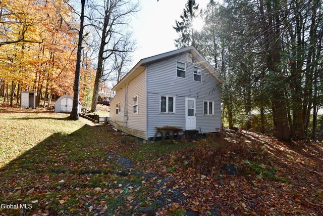 4 DELAVAN Avenue, Greenfield, NY 12850