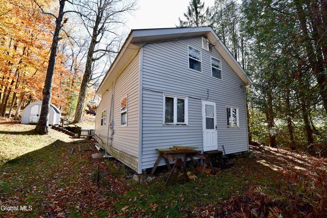 4 DELAVAN Avenue, Greenfield, NY 12850