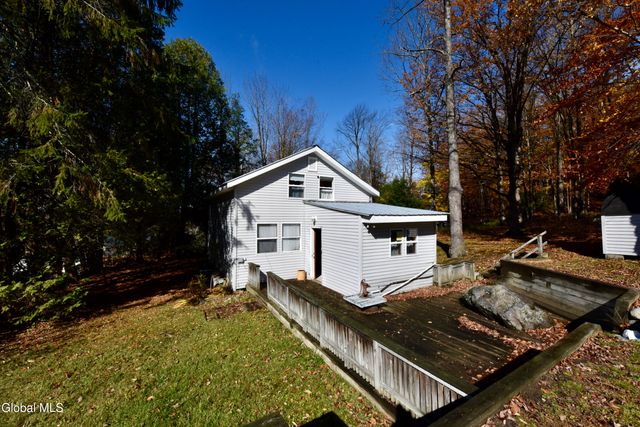 4 DELAVAN Avenue, Greenfield, NY 12850