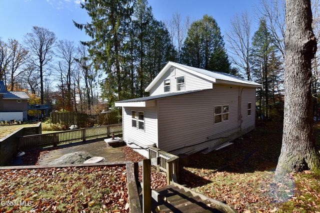 4 DELAVAN Avenue, Greenfield, NY 12850