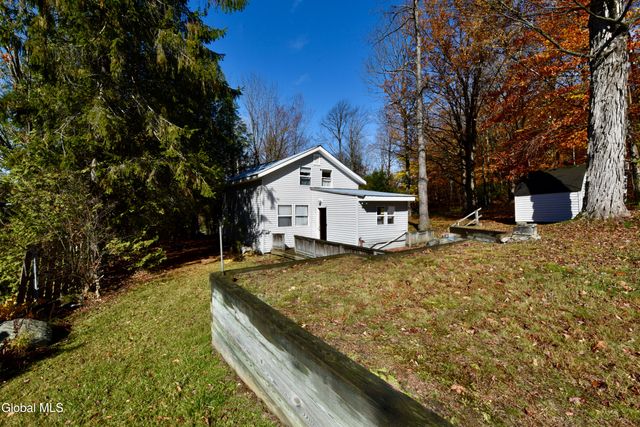 4 DELAVAN Avenue, Greenfield, NY 12850