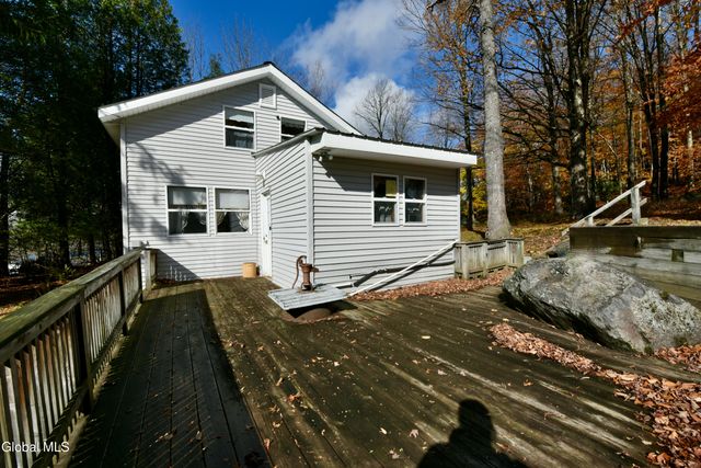 4 DELAVAN Avenue, Greenfield, NY 12850