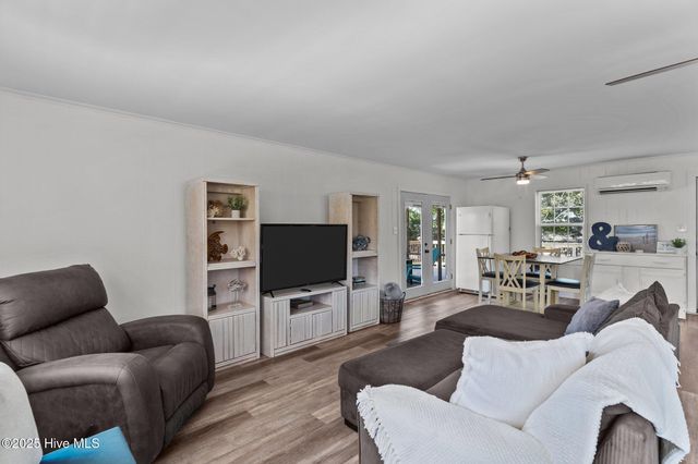 115 SE 43rd Street, Oak Island, NC 28465