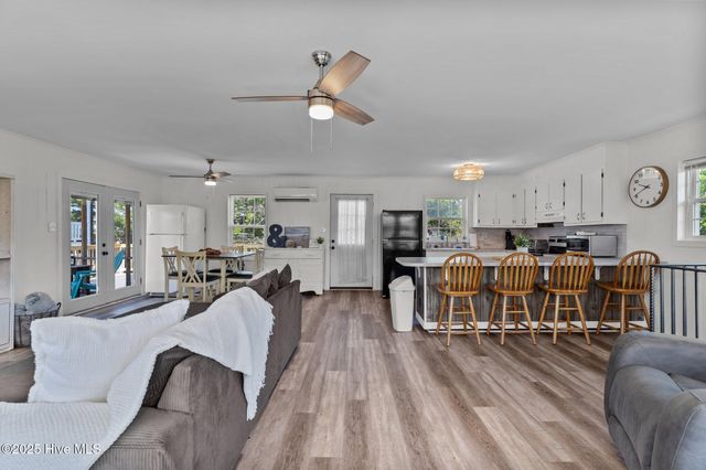 115 SE 43rd Street, Oak Island, NC 28465