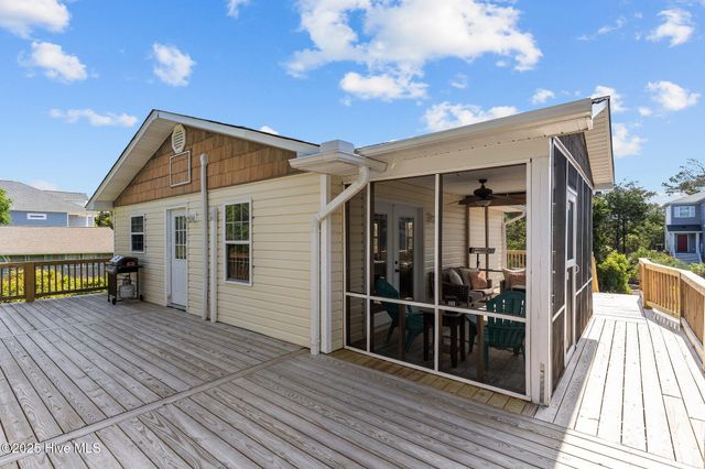 115 SE 43rd Street, Oak Island, NC 28465