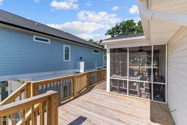 115 SE 43rd Street, Oak Island, NC 28465
