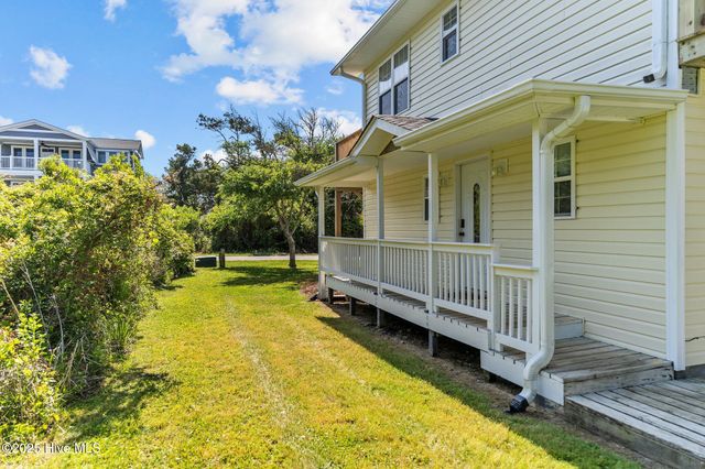 115 SE 43rd Street, Oak Island, NC 28465