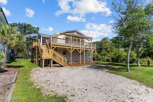 115 SE 43rd Street, Oak Island, NC 28465