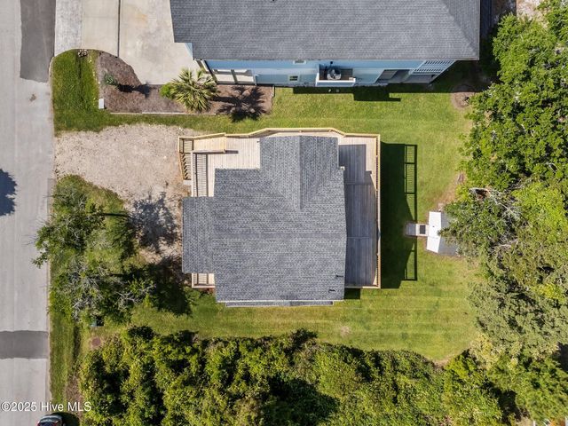 115 SE 43rd Street, Oak Island, NC 28465