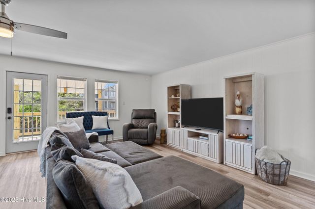 115 SE 43rd Street, Oak Island, NC 28465