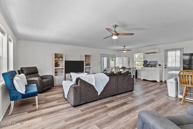 115 SE 43rd Street, Oak Island, NC 28465