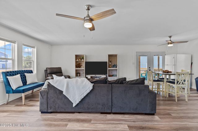 115 SE 43rd Street, Oak Island, NC 28465