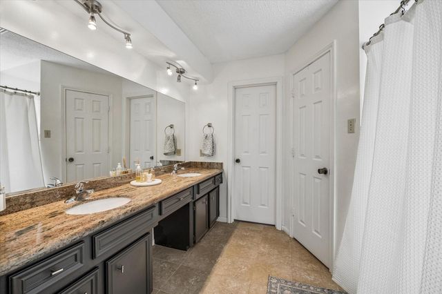 2107 Ashgrove Drive, Houston, TX 77077