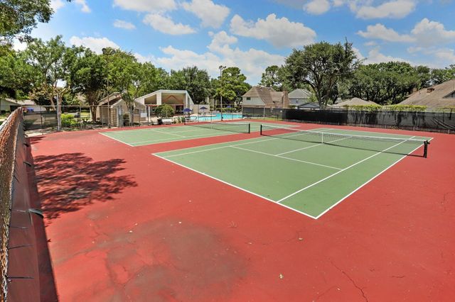 2107 Ashgrove Drive, Houston, TX 77077